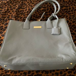 JOY & IMAN LARGE GRAY LEATHER HANDBAG.